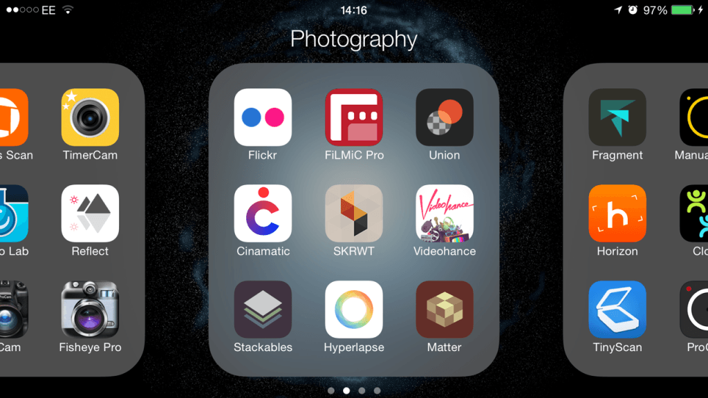 Landscape means viewing more apps in a folder.