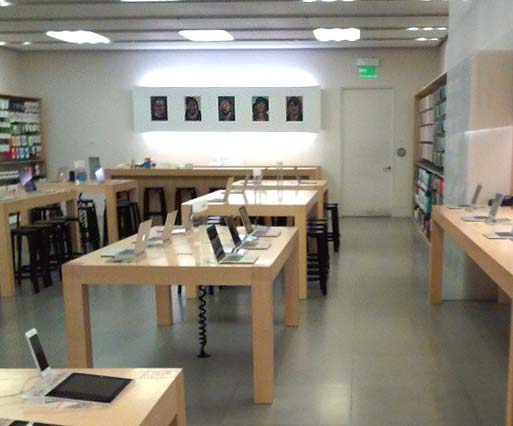 This Apple store in Corte Madera has removed the Genius Bar logo