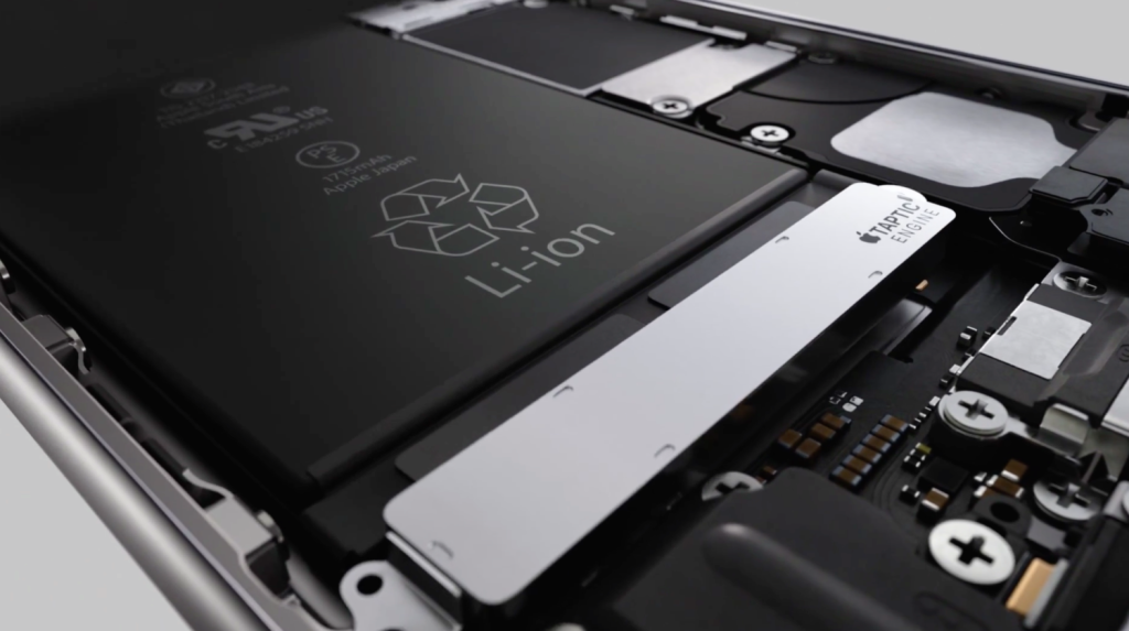 Apple managed to fit its new Taptic Engine into the 6s without a dramatic increase in device size