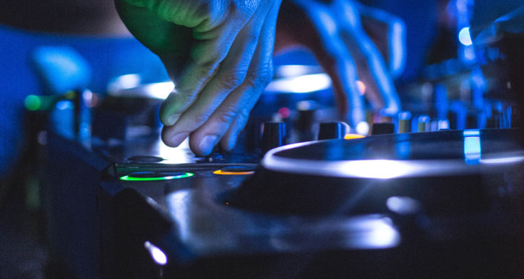 How To Download Dj Virtual In A Ipad For Free