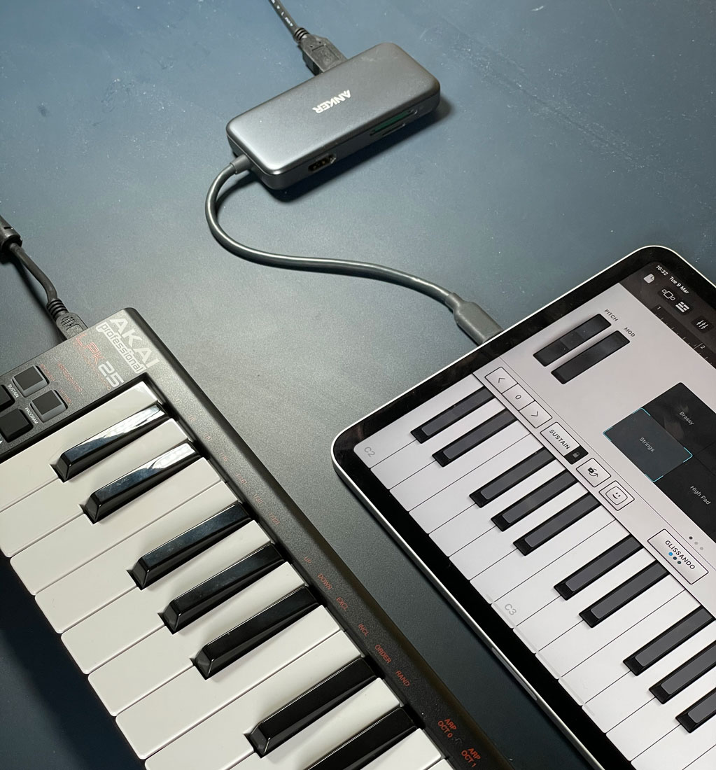 MIDI keyboard – using a real instrument with iPad -