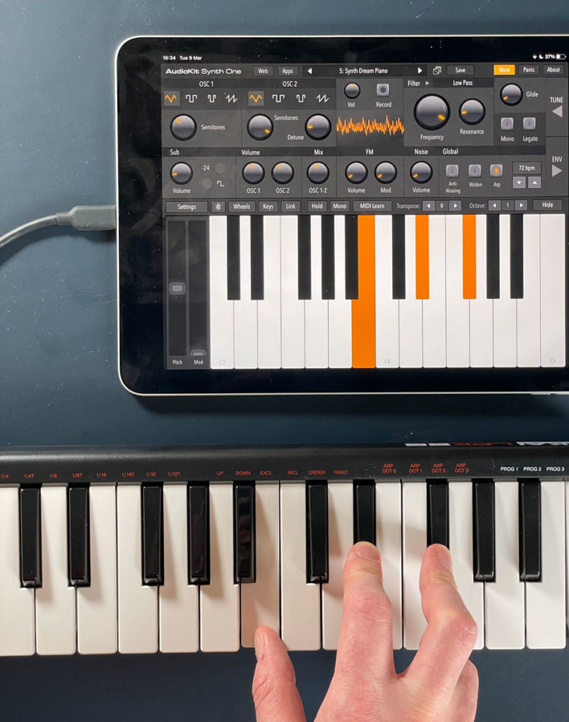 How to connect a physical MIDI keyboard to your iPhone or iPad - TapSmart